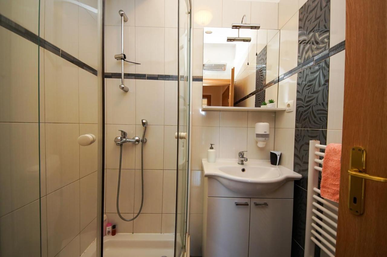 Guest Accommodation Slapovi Krke Lozovac Exterior photo